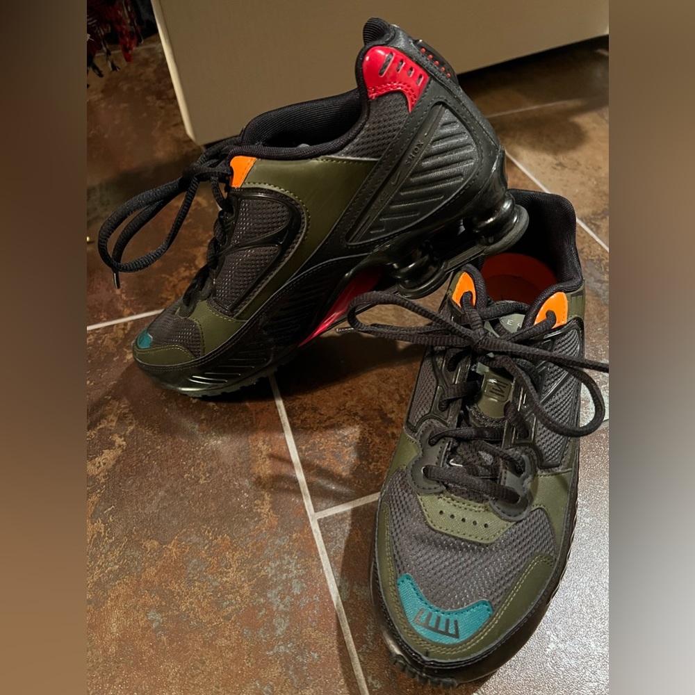 Nike Shocks - Size 7 1/2